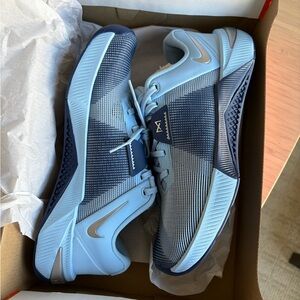 Women Nike Metcon 10 in Psychic Blue/Metallic Silver size 9.5 W